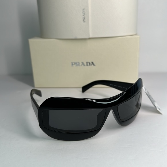 New Authentic Prada Runway SPR30Y-1AB-5S0 120 3N Sunglasses-Black - Picture 7 of 15